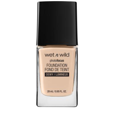 Wet n Wild Photo Focus Dewy Foundation für Frauen 28 ml Farbton  Soft Ivory