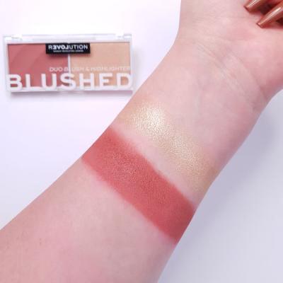 Revolution Relove Colour Play Blushed Duo Blush &amp; Highlighter Contouring Palette für Frauen 5,8 g Farbton  Kindness