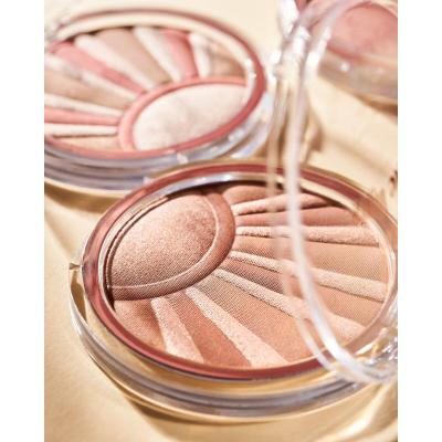 Essence Kissed By The Light Highlighter für Frauen 10 g Farbton  02 Sun Kissed