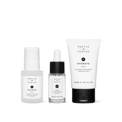 Pestle &amp; Mortar The Ultimate Hydration Kit Geschenkset Feuchtigkeitsspendendes Gesichtswasser Balance Fine Misting Facial Spritz 30 ml + Hyaluronsäure Gesichtsserum Pure Hyaluronic Serum 15 ml + Feuchtigkeitscreme für das Gesicht Hydrate Lightweight Moisturiser 30 ml